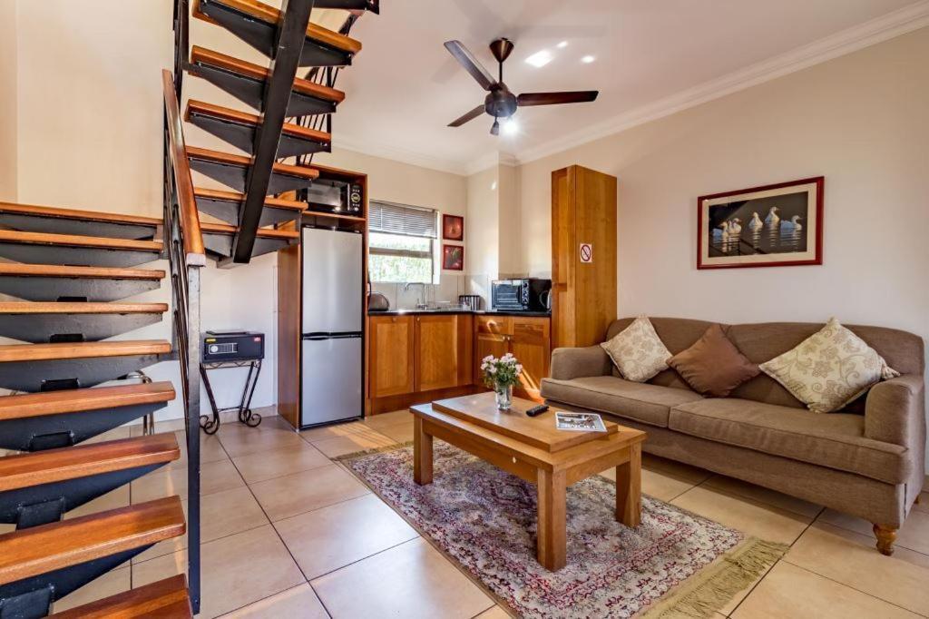 Hoyohoyo Chartwell 4* Johannesburg