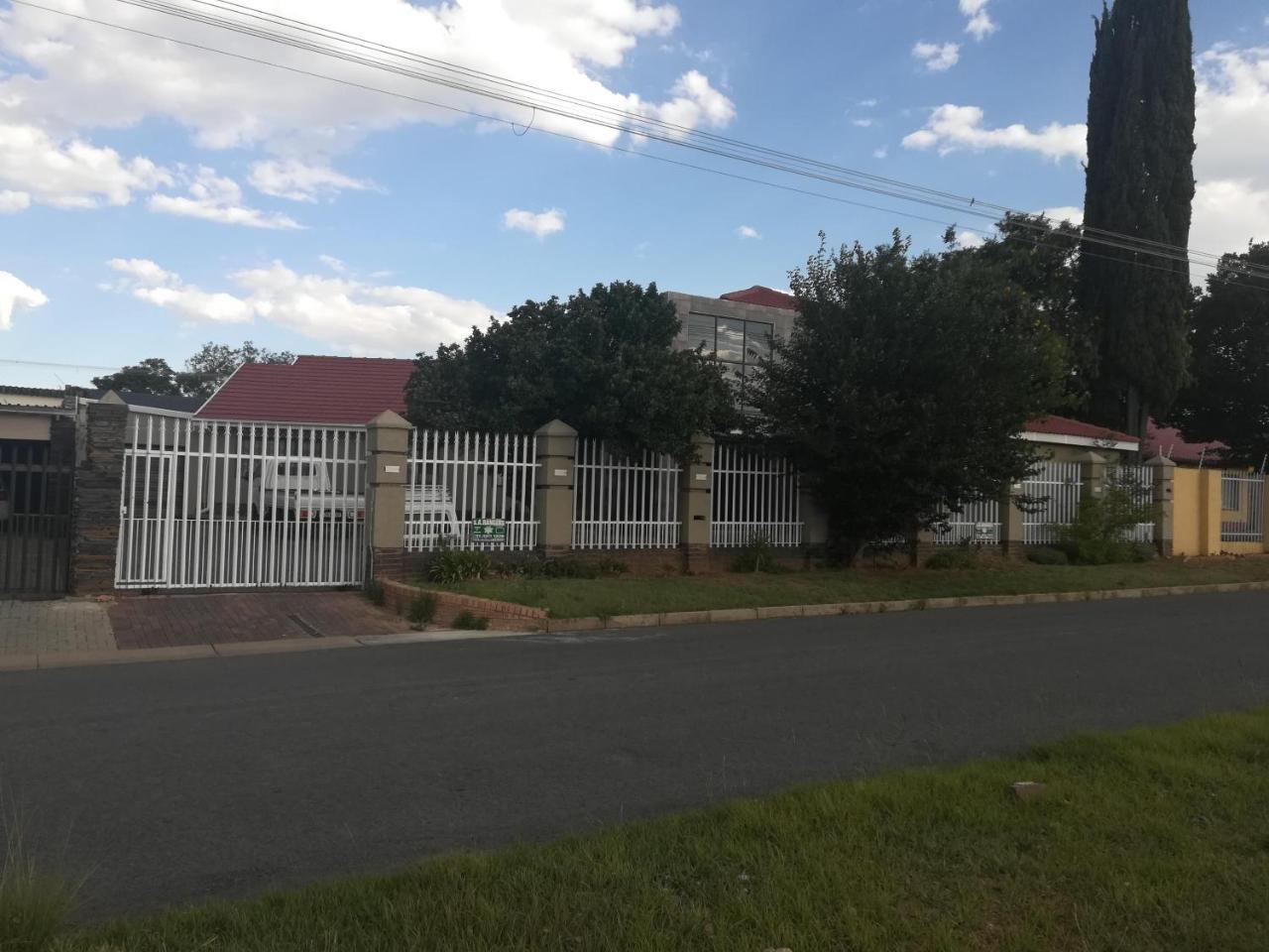 Lalela House Homestay Johannesburg