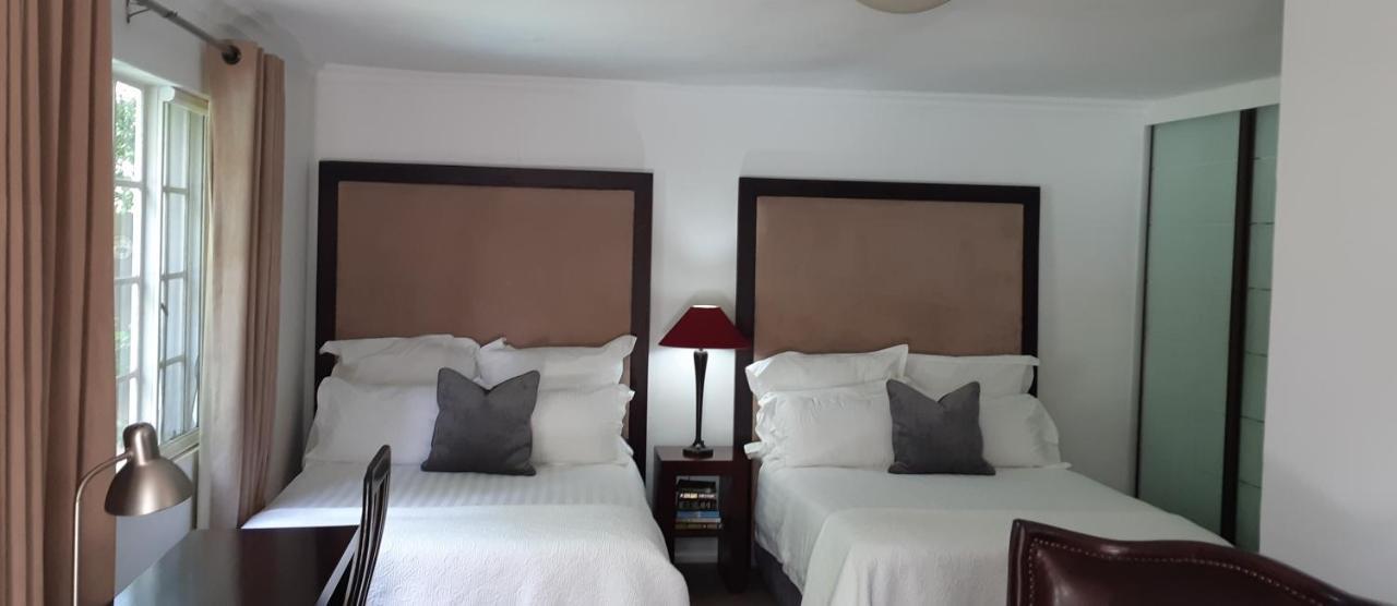 Rosebank By Claires 2* Johannesburg