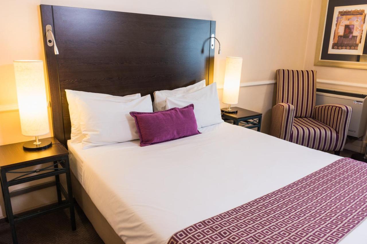 Mercure Randburg Khách sạn 3*