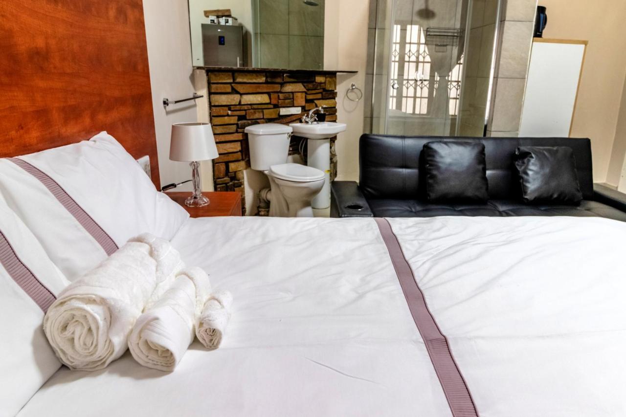 Aura Guest house 3*