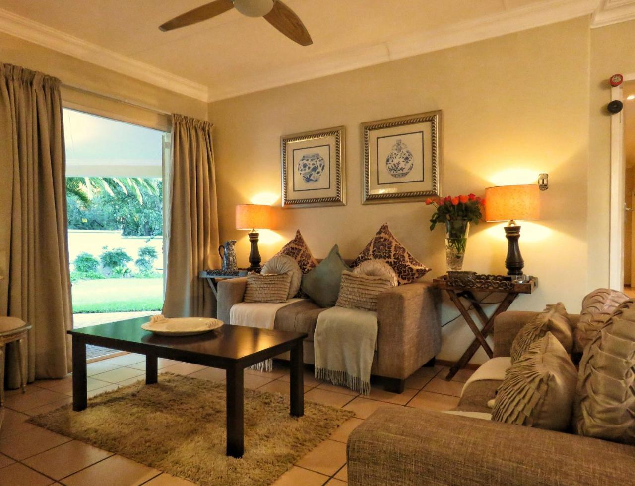 Vair's Place In Sandton Paulshof - Apartment, Lux Suites & Apartment