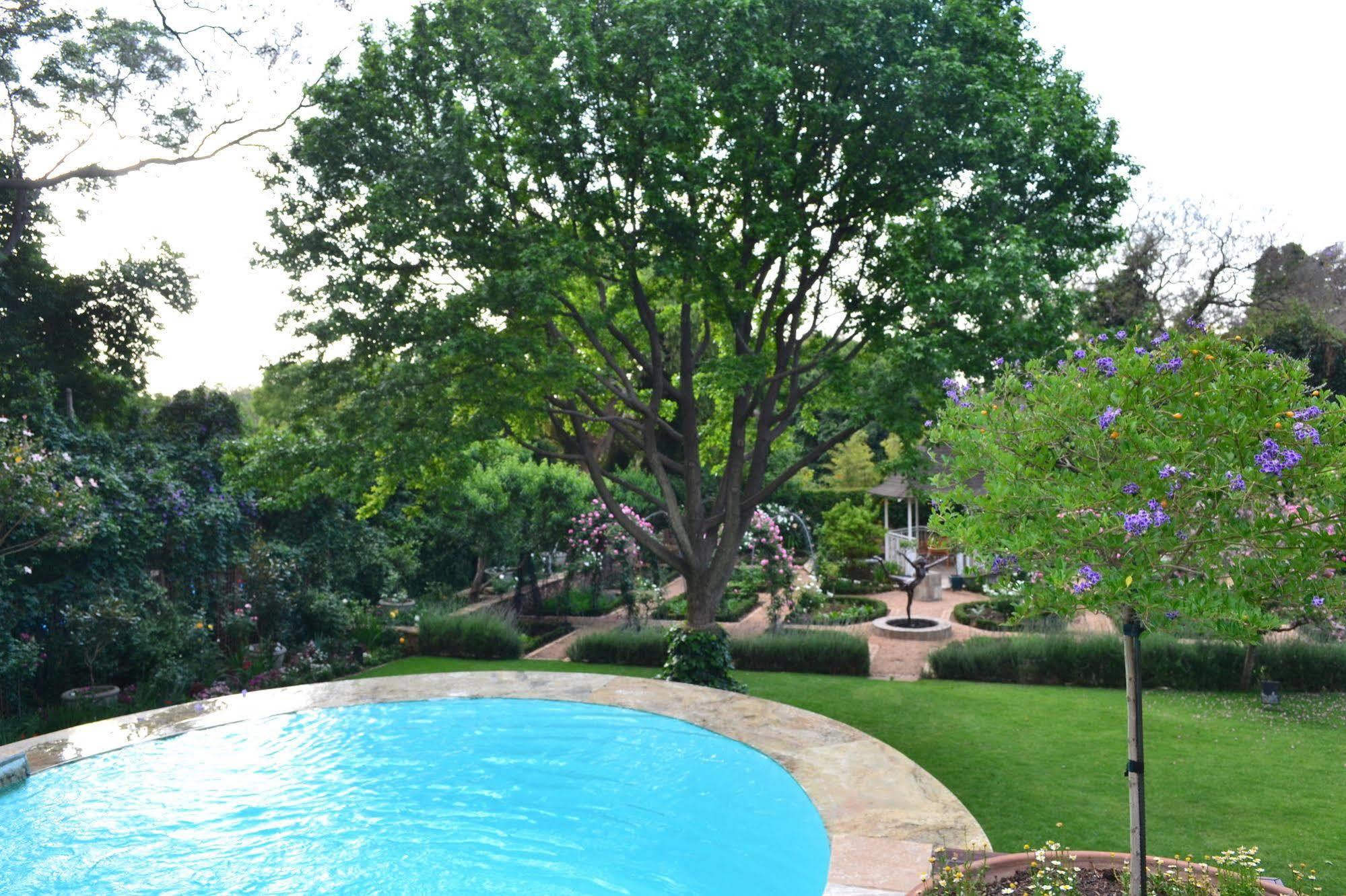 Doveton House Bed & Breakfast 4*