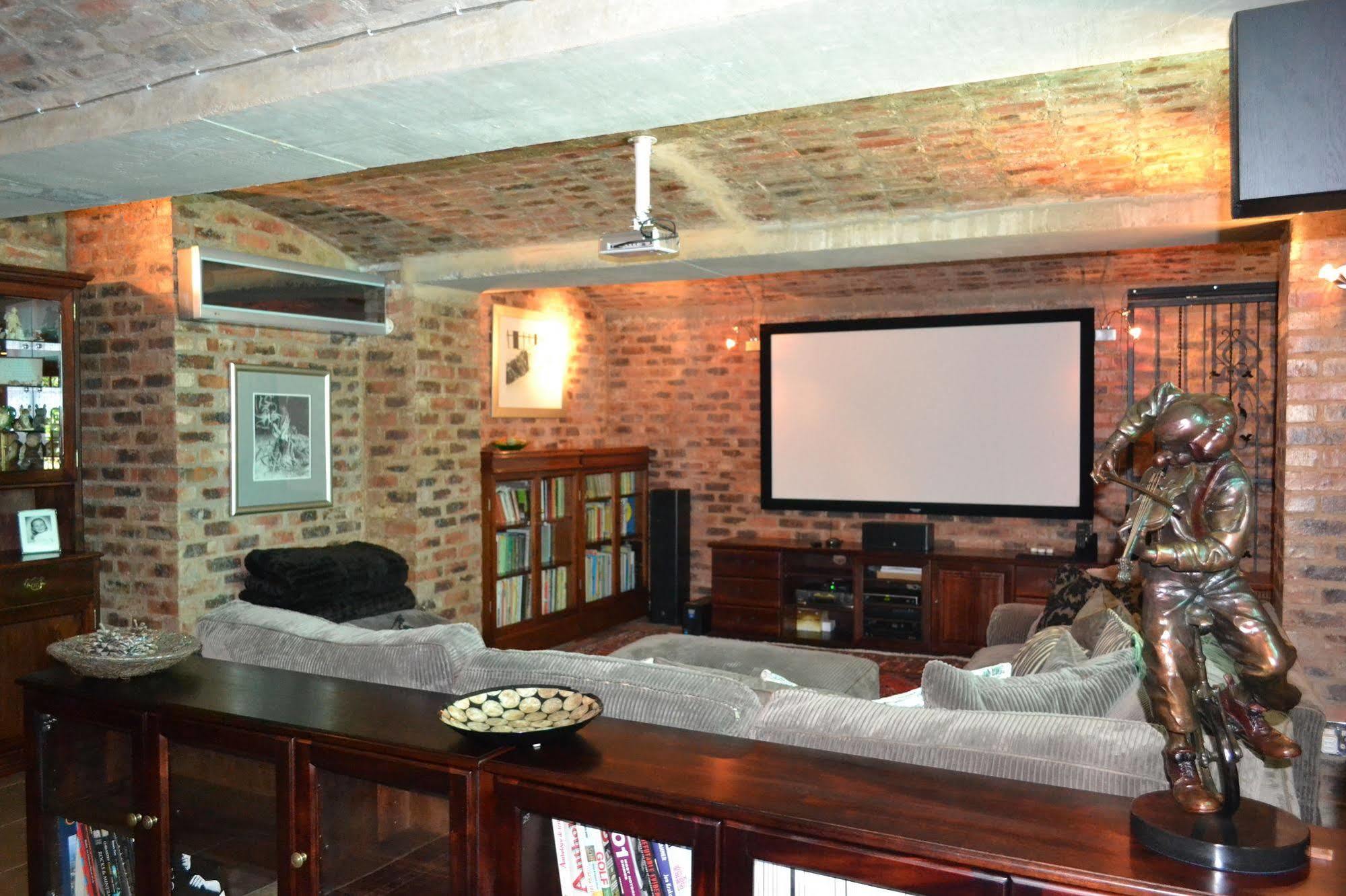 Doveton House Bed & Breakfast