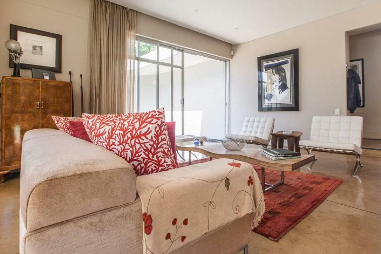 Houghton Place 4*