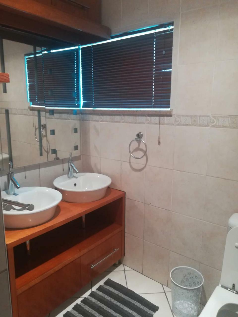 Lalela House *