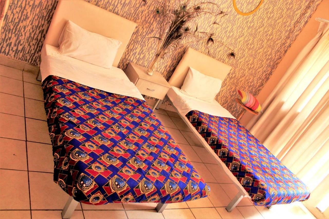 Urban Backpackers Albergue *
