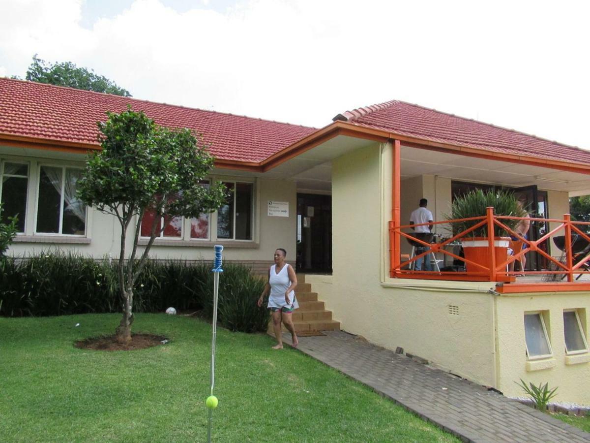 Umgwezi Lodge/backpackers