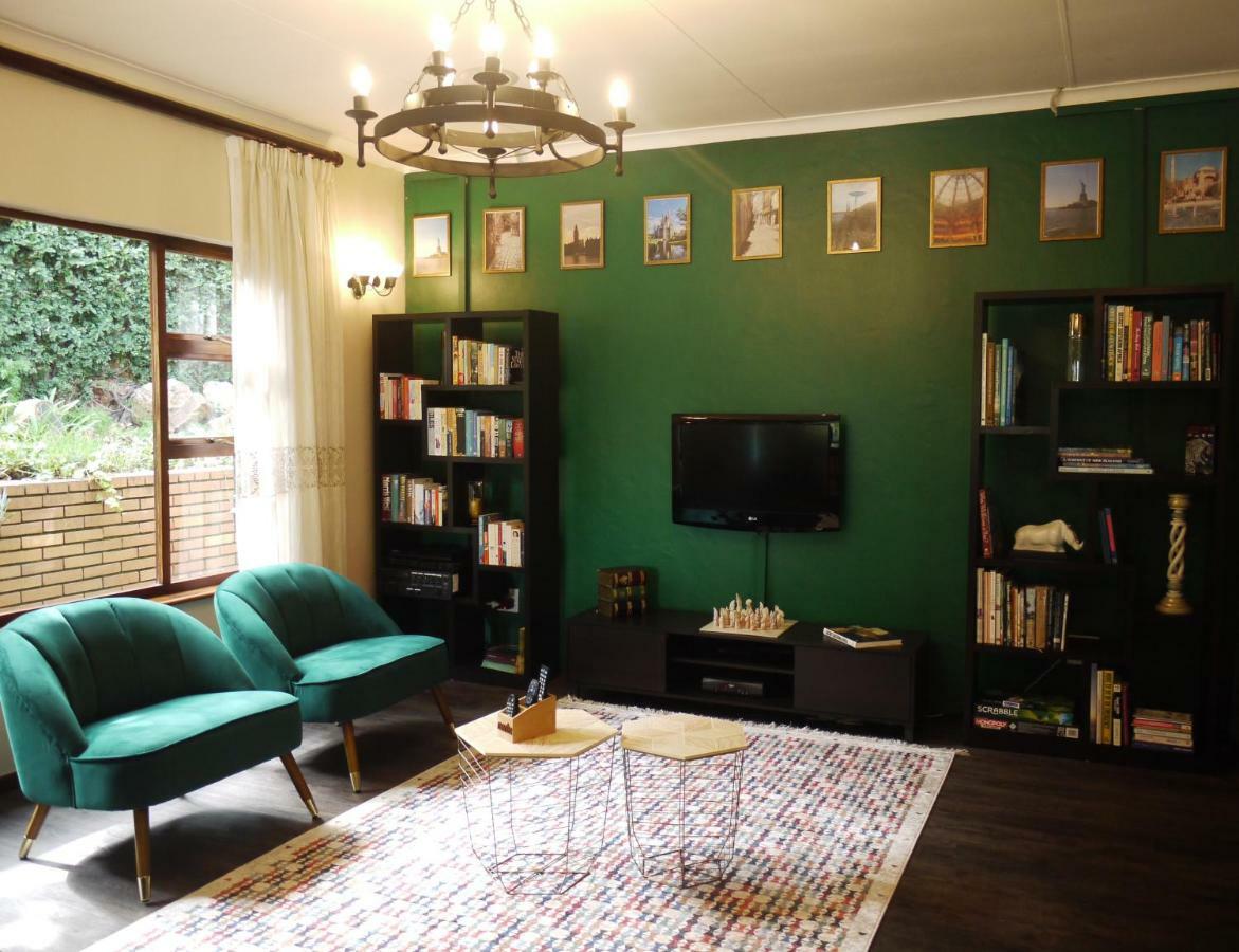 Claires Of Sandton Luxury Guest house 4*