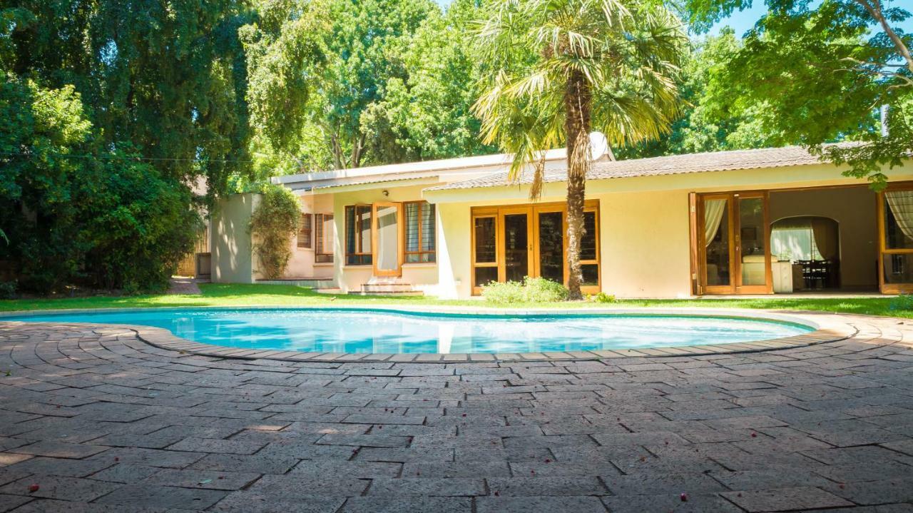 Noraclox River Club Bed & Breakfast