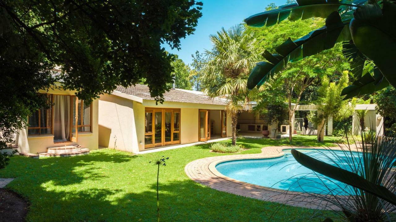 Noraclox River Club Bed & Breakfast Johannesburg