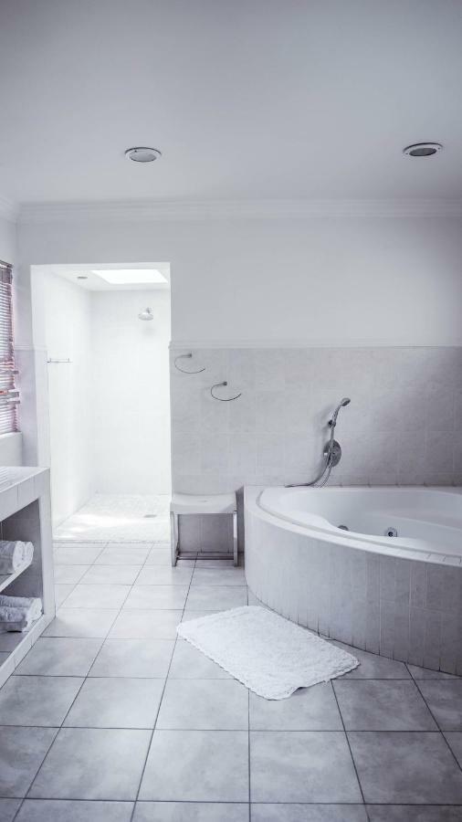 Noraclox River Club Bed & Breakfast Johannesburg