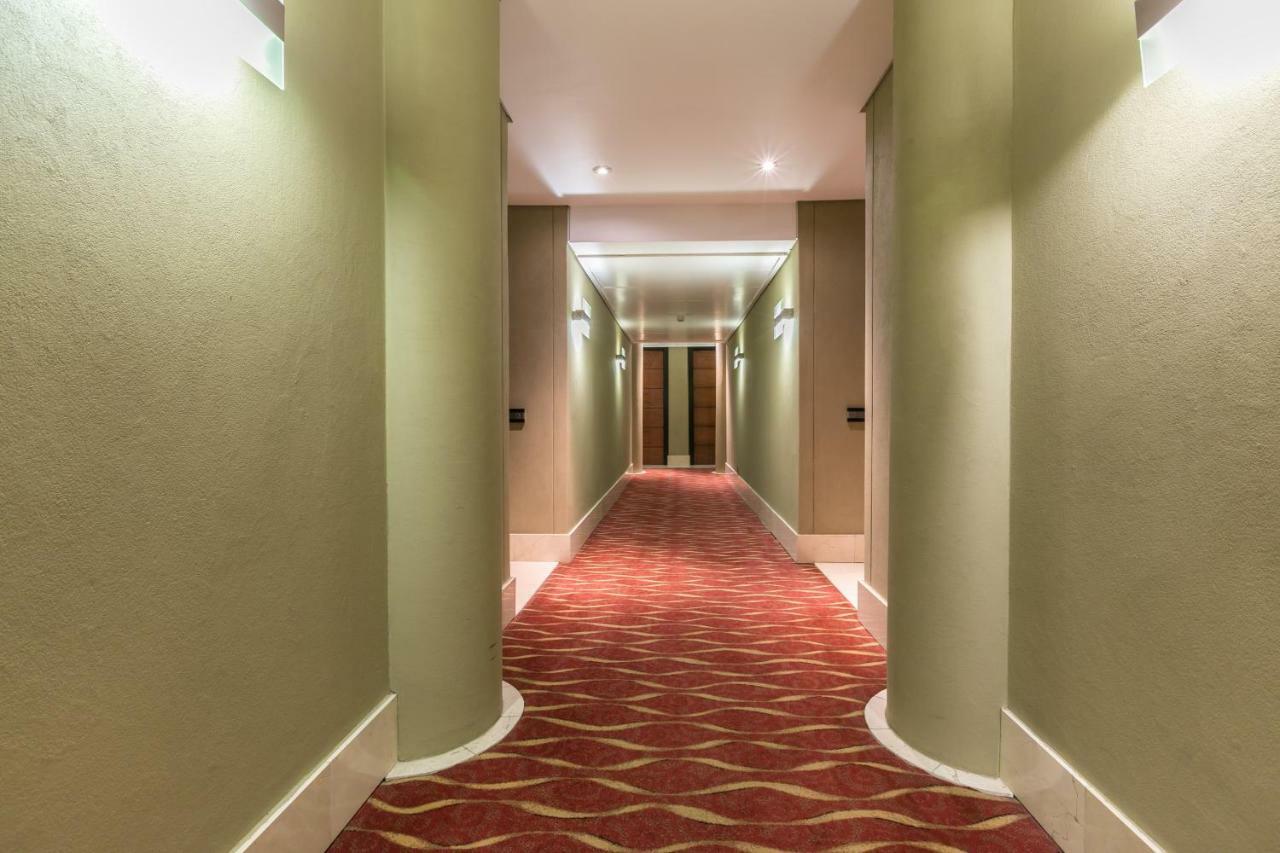 207 Raphael Penthouse Apartment