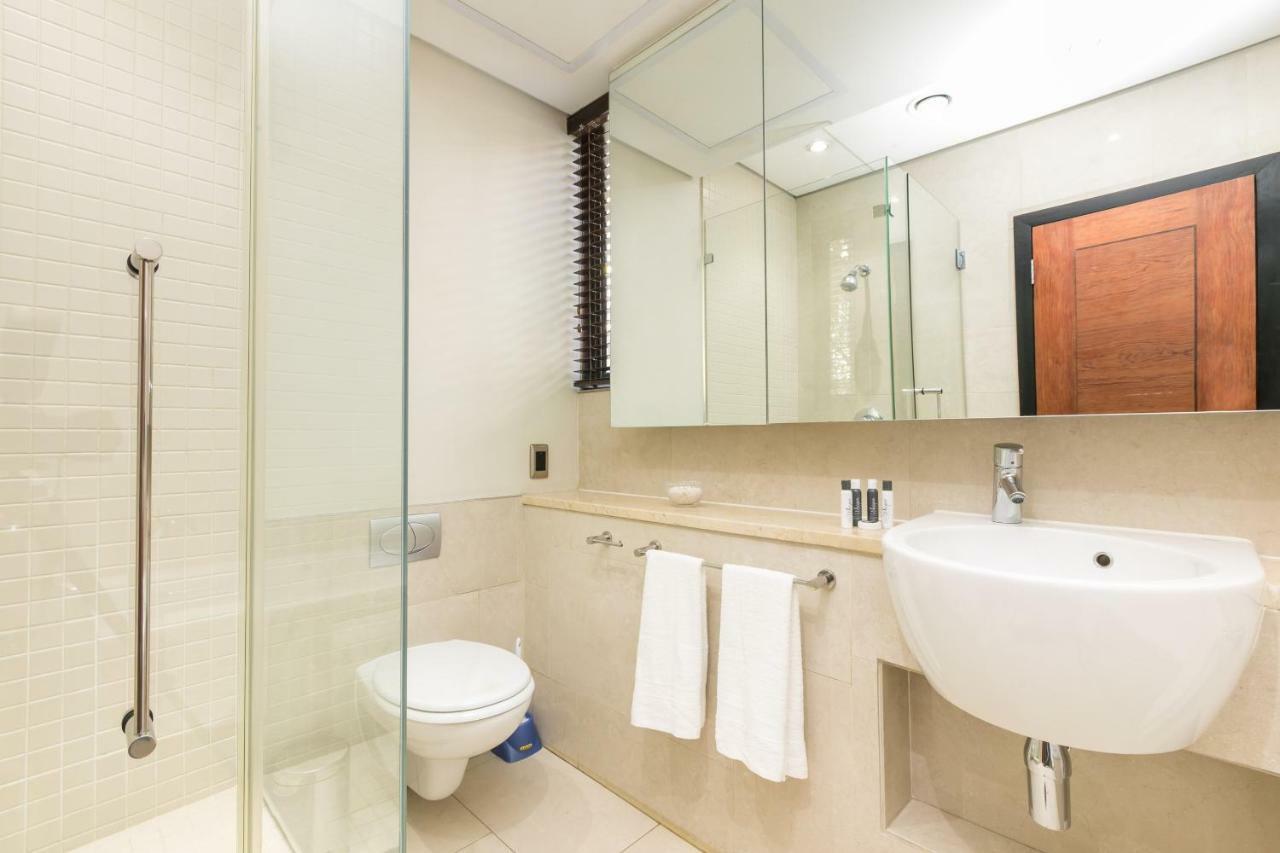 207 Raphael Penthouse * Johannesburg