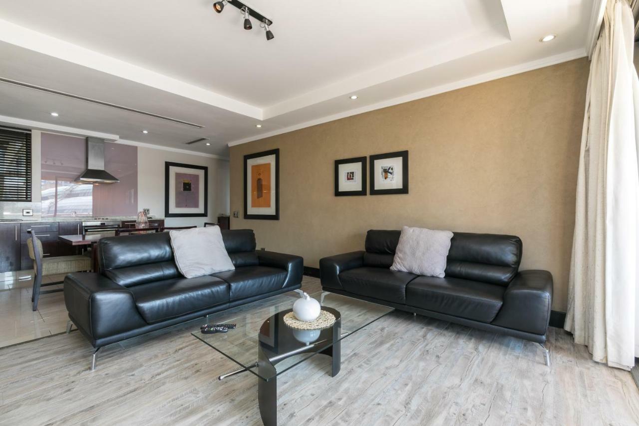 207 Raphael Penthouse Apartment *