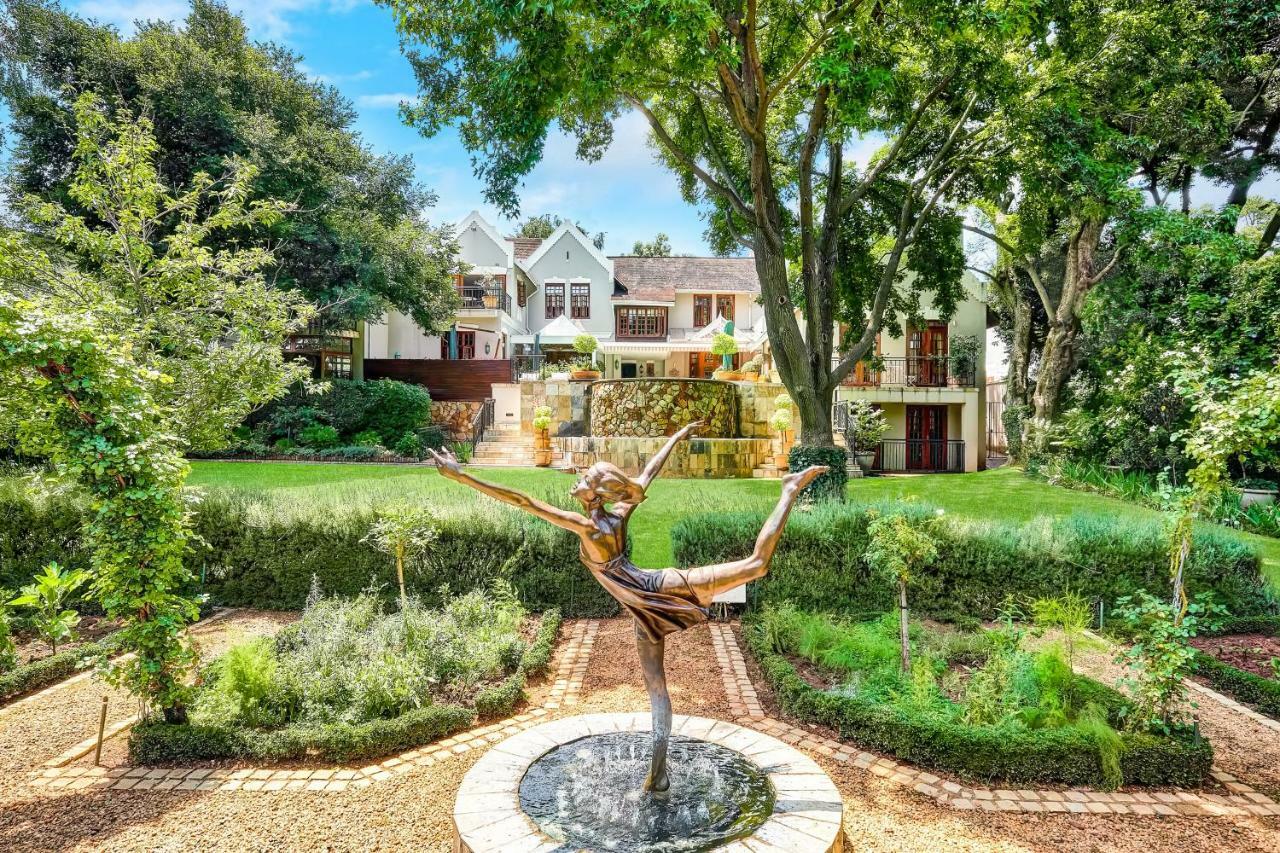 Doveton House Bed & Breakfast