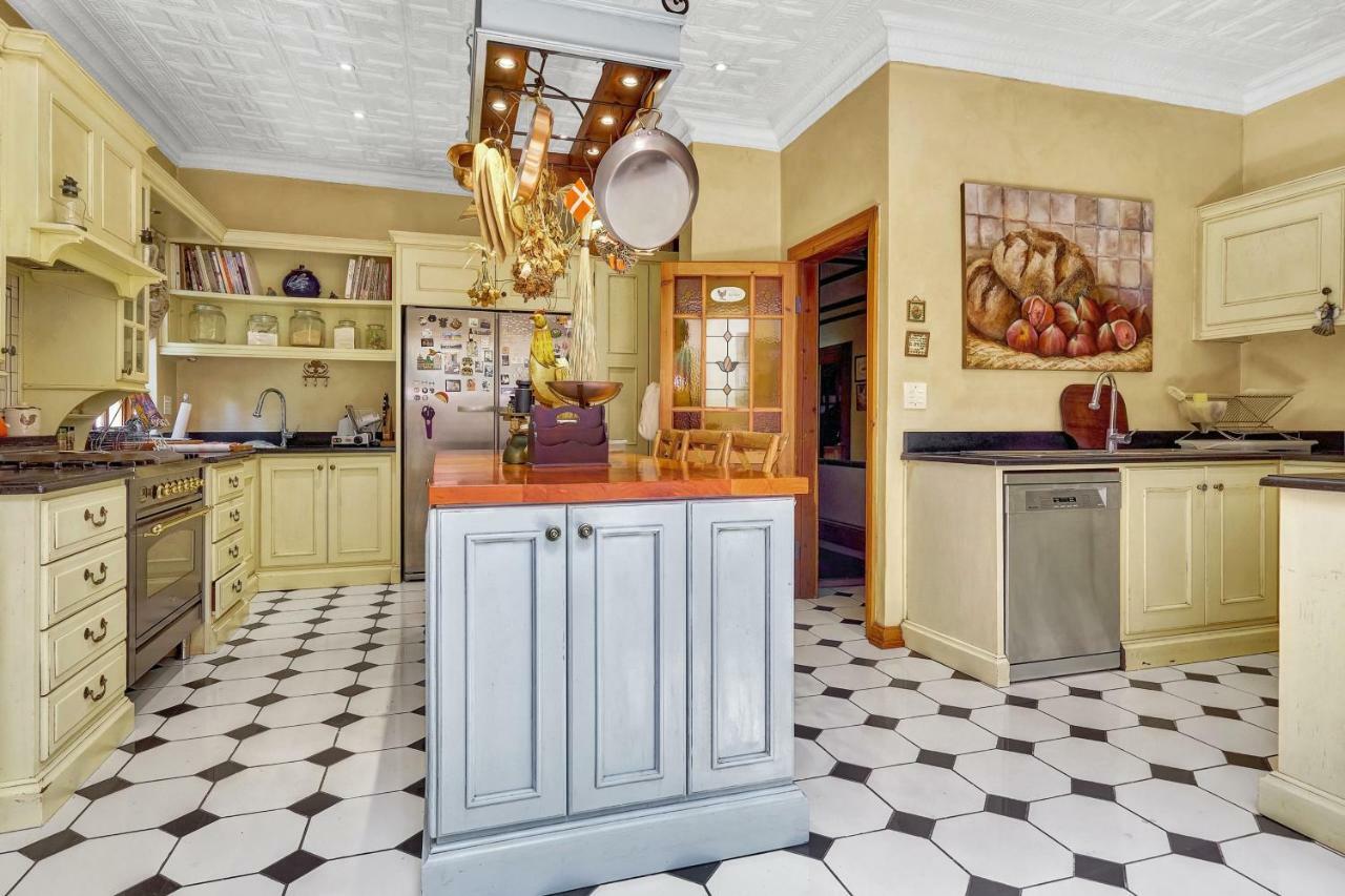 Bed & Breakfast Doveton House