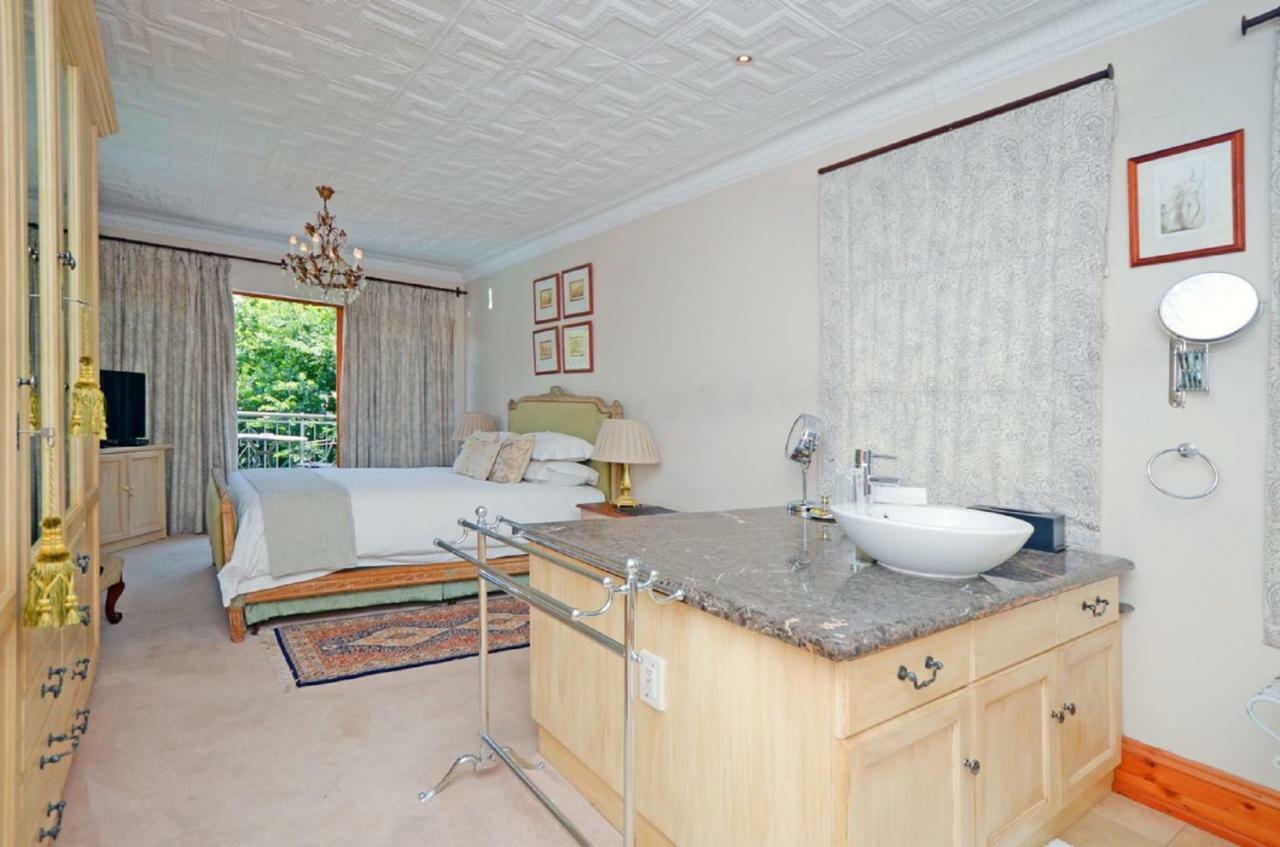 Doveton House 4*