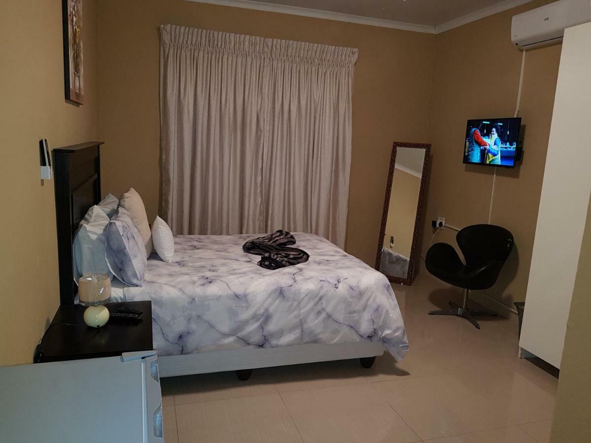 Fnt * Johannesburg