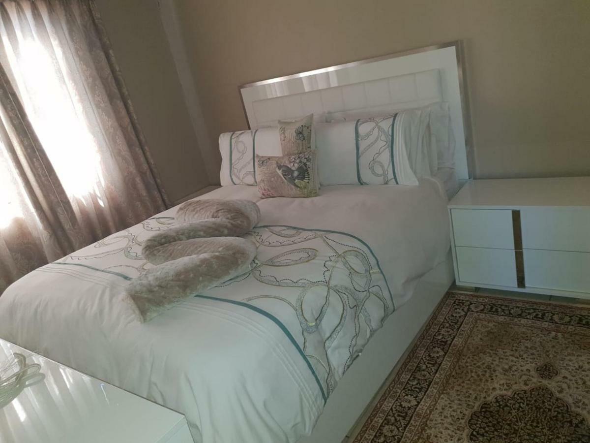 Fnt * Johannesburg