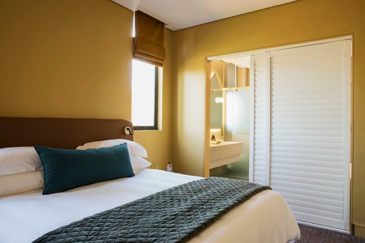 Rosebank Hotel