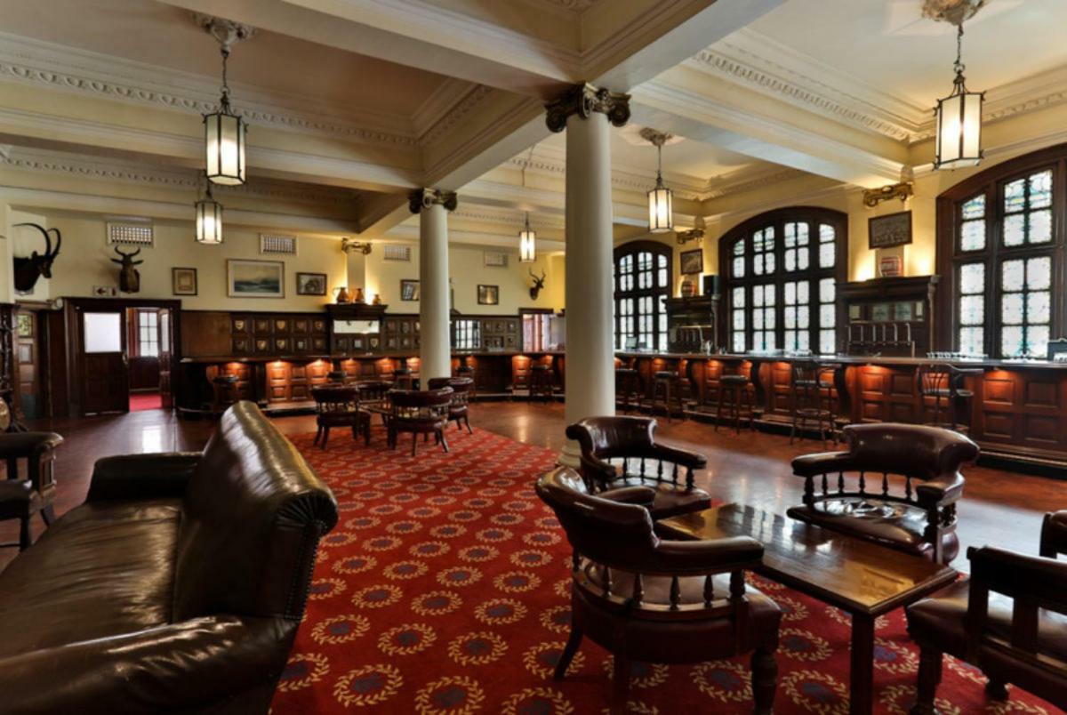 Khách sạn Rand Club 5*