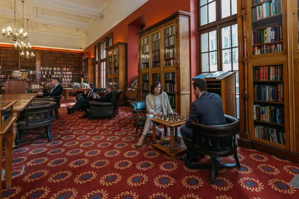 Khách sạn Rand Club