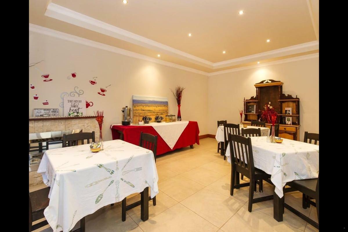 6 On Acacia Bed & Breakfast *