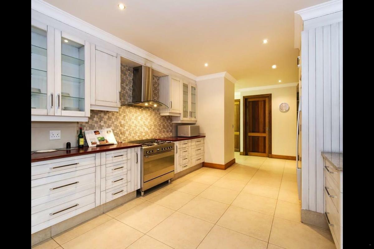 Bed & Breakfast 6 On Acacia Johannesburg