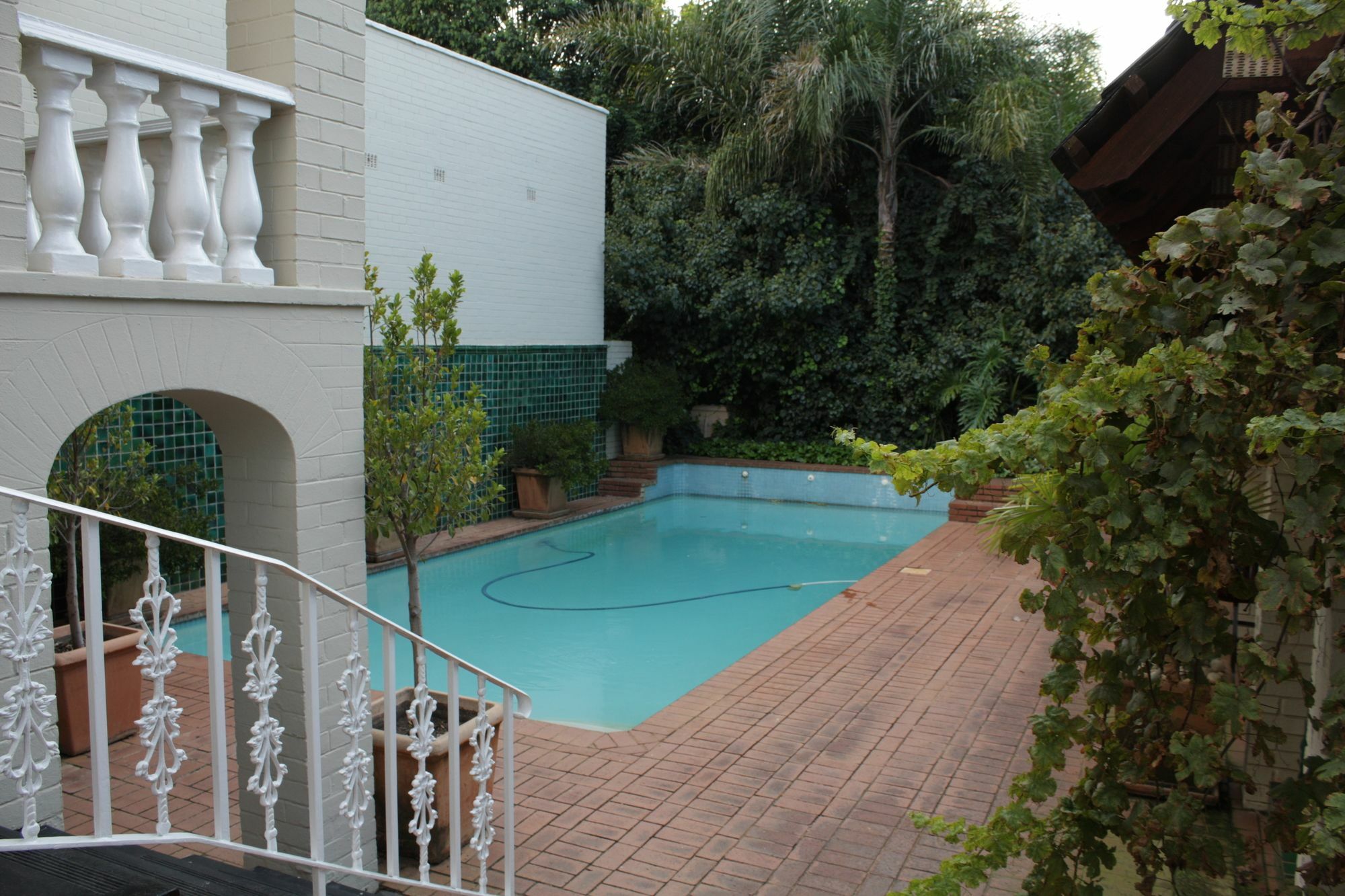 Northcliff Manor Nhà khách 4*