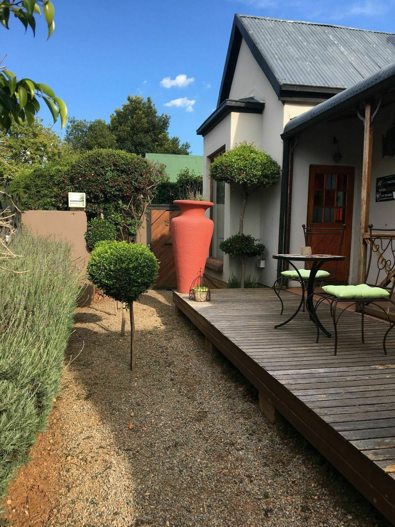 84 On Fourth Guest house 4*