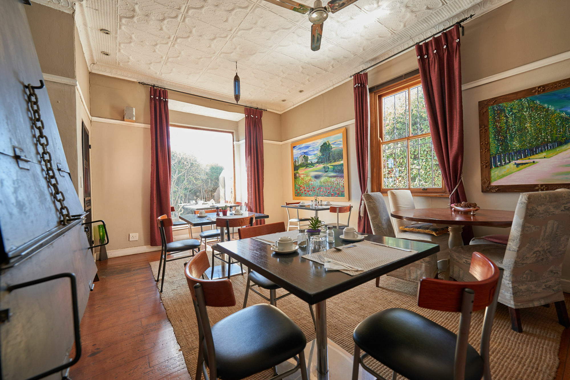 Guest house 84 On Fourth