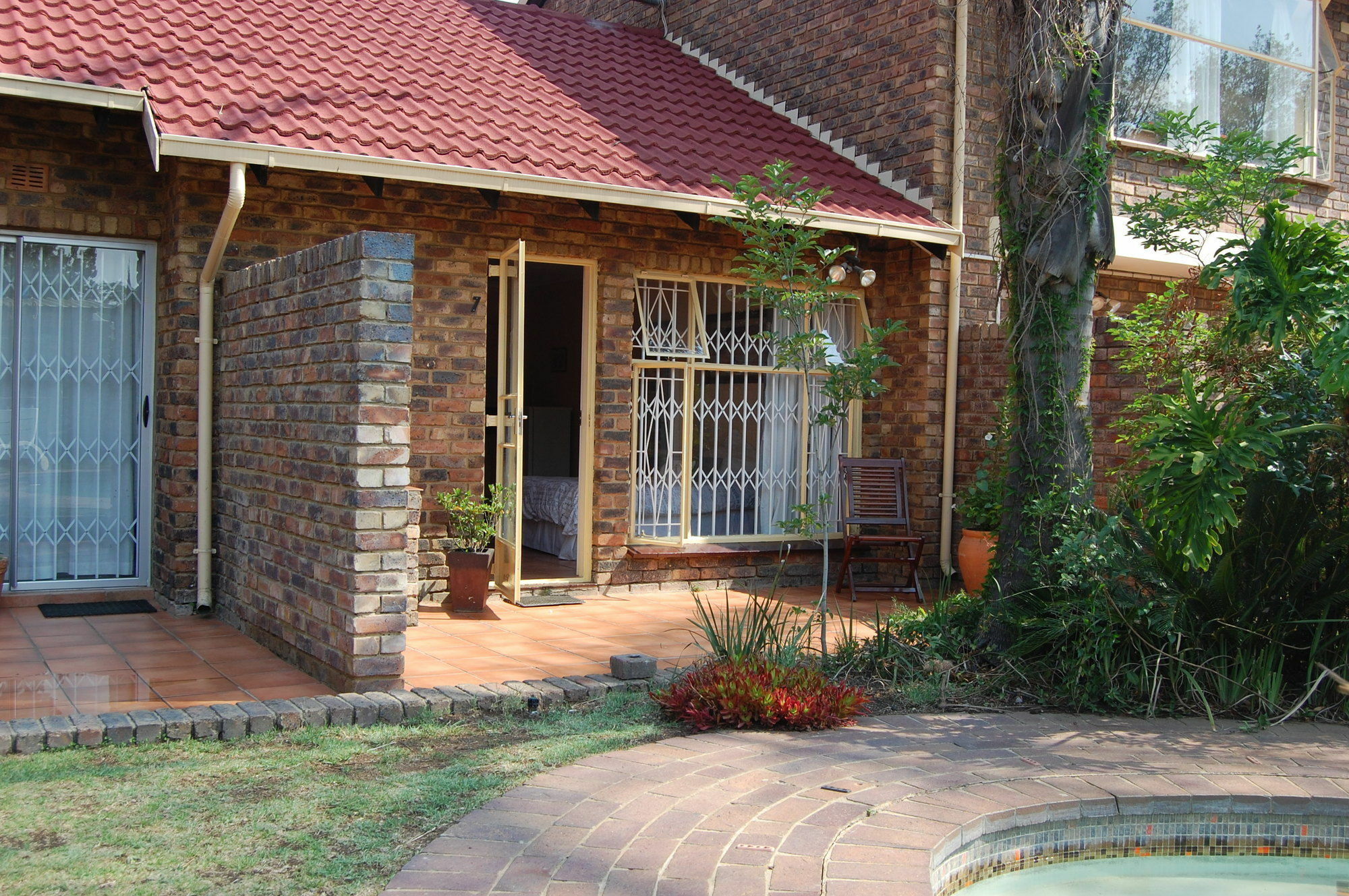 Serene Guest Manor 3*