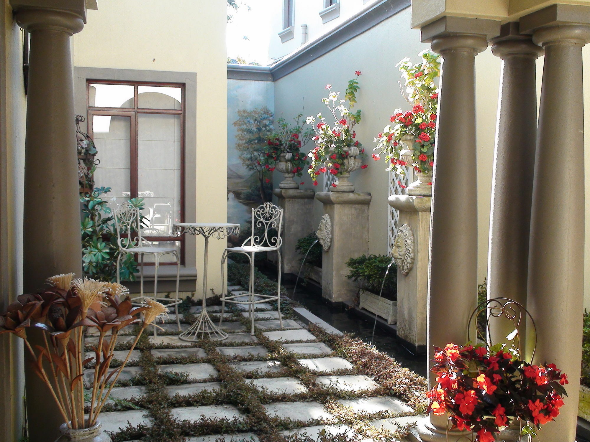 Lugano Guest house 4*