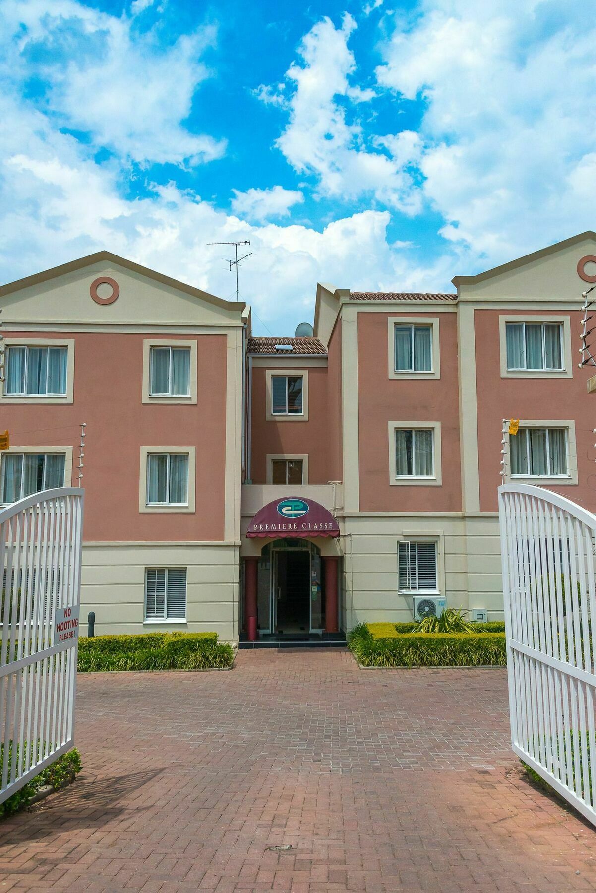 Premiere Classe Khách sạn hẻo lánh 3*