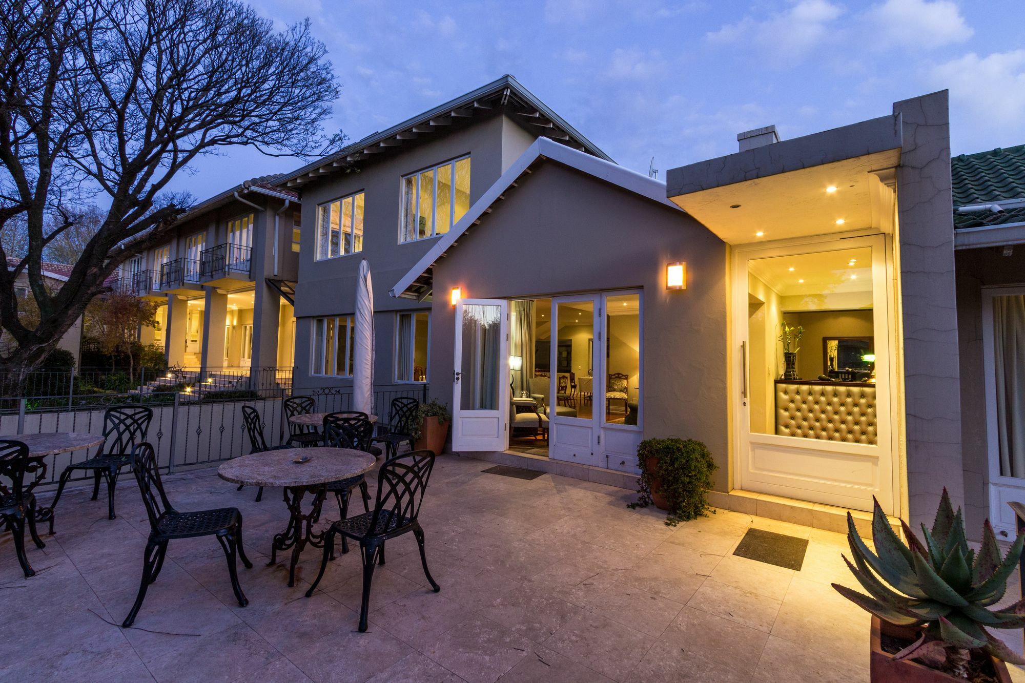 Q On First Guest house Johannesburg