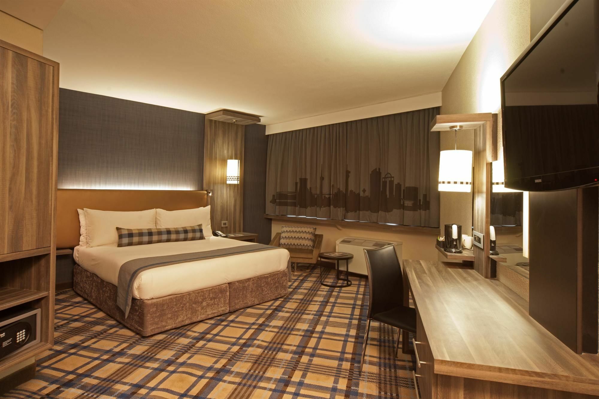 Garden Court Milpark, 3*