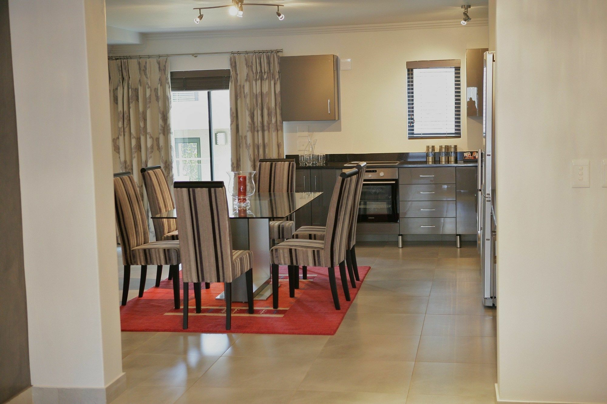 Khách sạn Moyal 4*