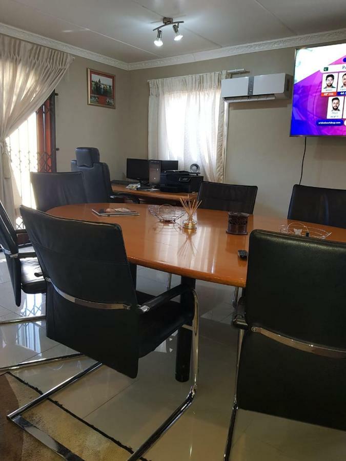 Fnt Guest house *