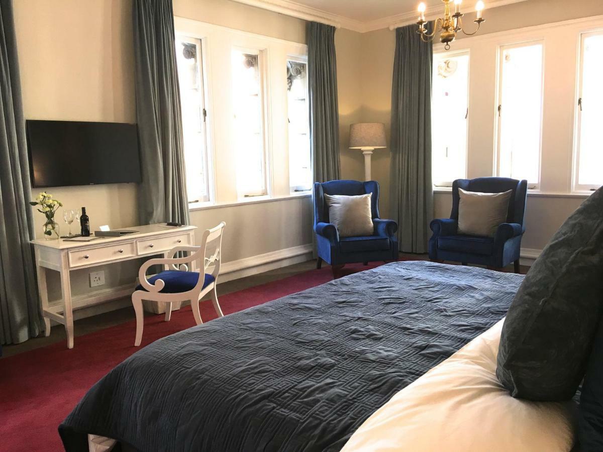 Khách sạn Rand Club 5*