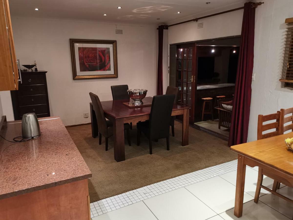 Paulshof Sandton - Hluhluwe Road Complex * Johannesburg