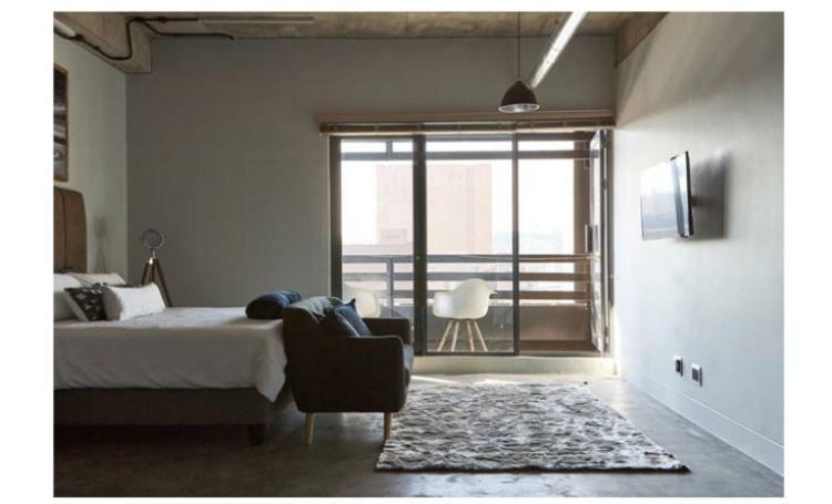 Apartment Urban Sky @ Hallmark House *