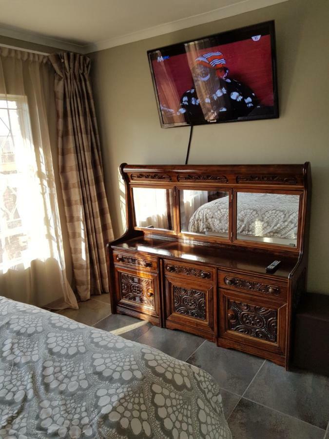 Executive 2 Bed Apartment, Free Wifi And Dstv Johannesburg