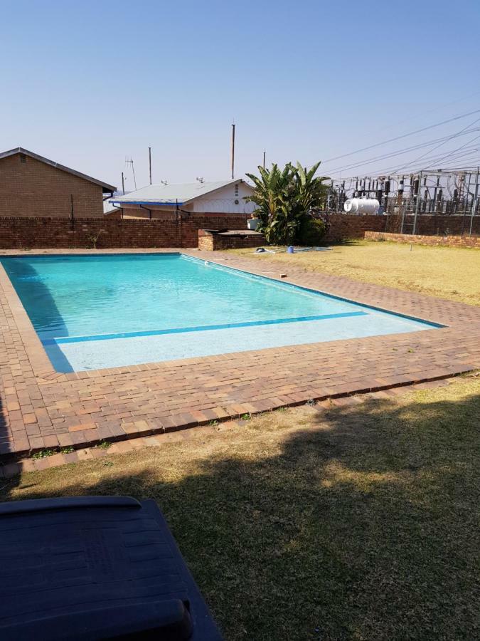 Executive 2 Bed Apartment, Free Wifi And Dstv Johannesburg