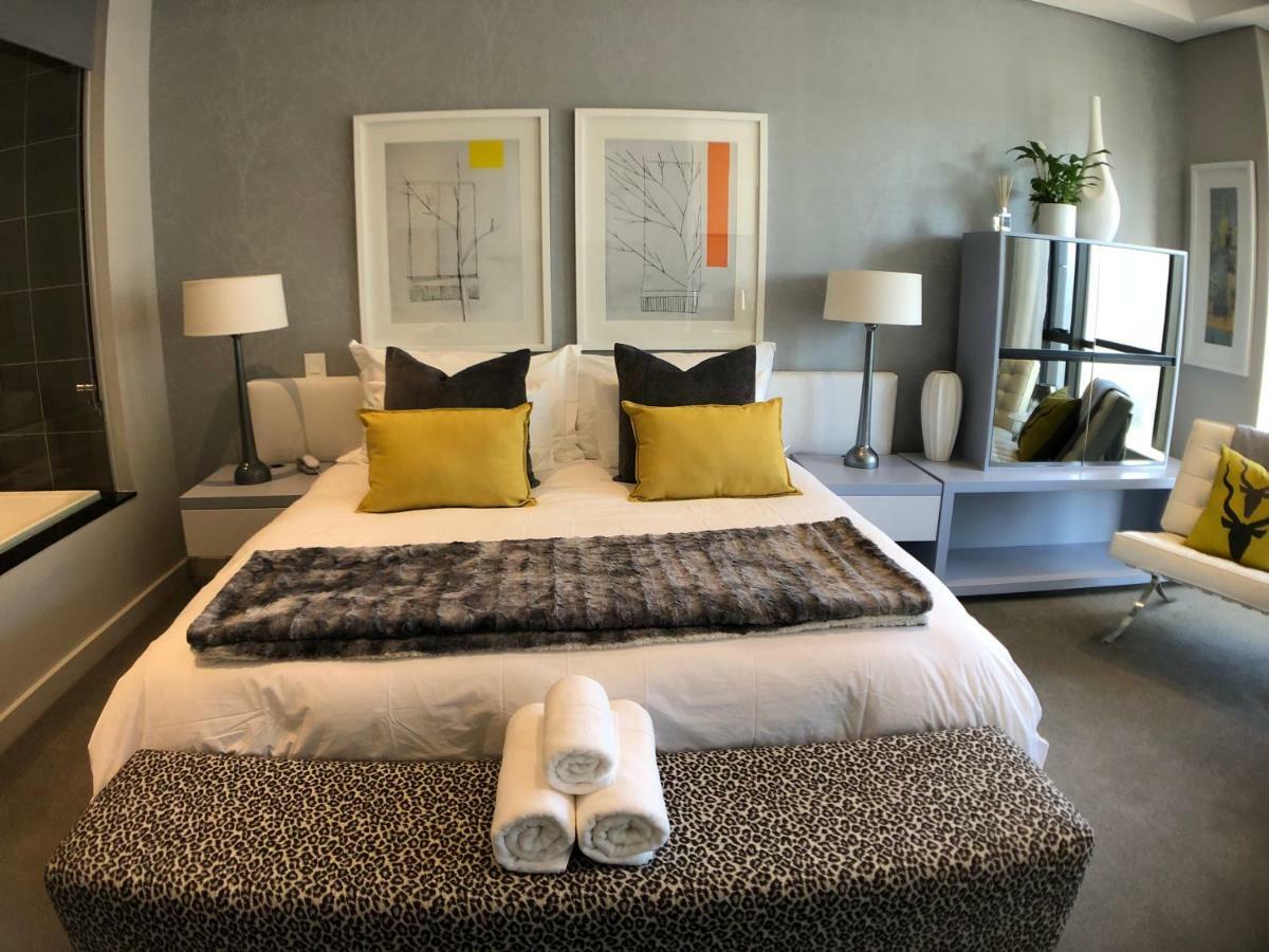 Sandton Skye Apartment