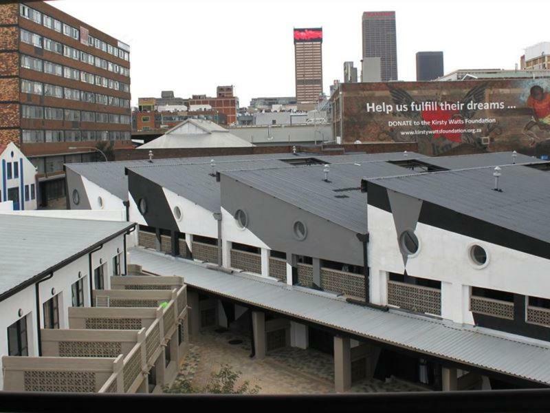 Entire Industrial-style Loft In Maboneng Apartamento