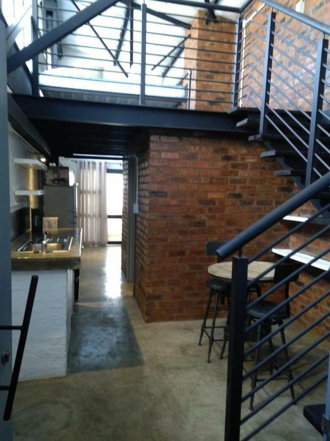 Apartamento Entire Industrial-style Loft In Maboneng
