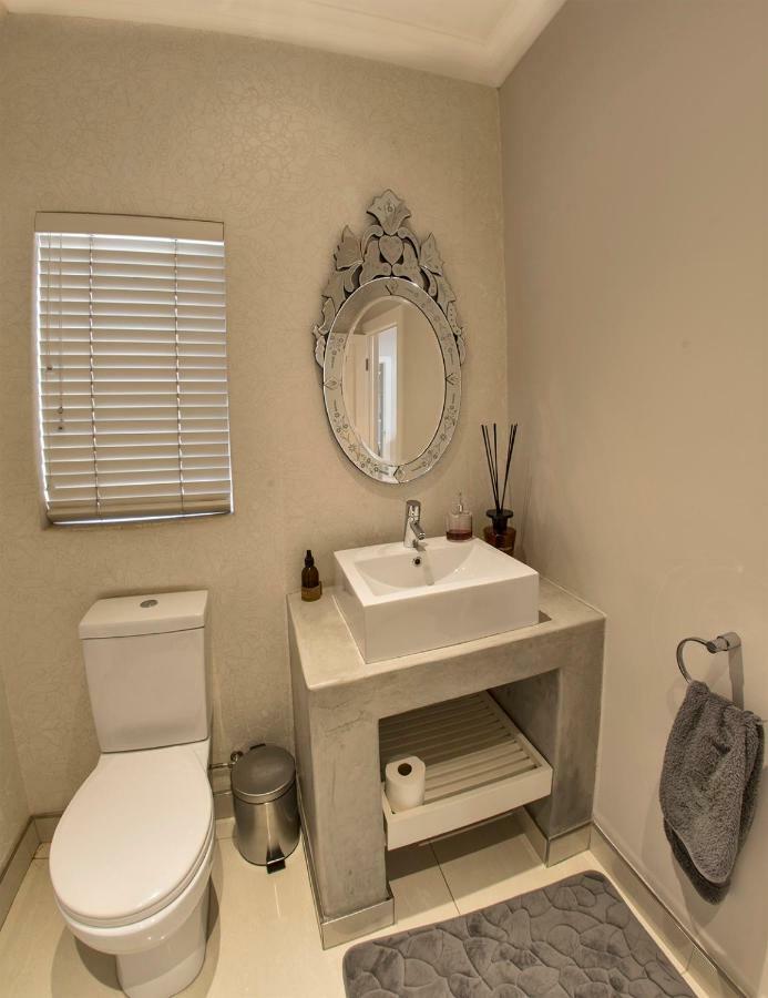 Ashford Apartment *