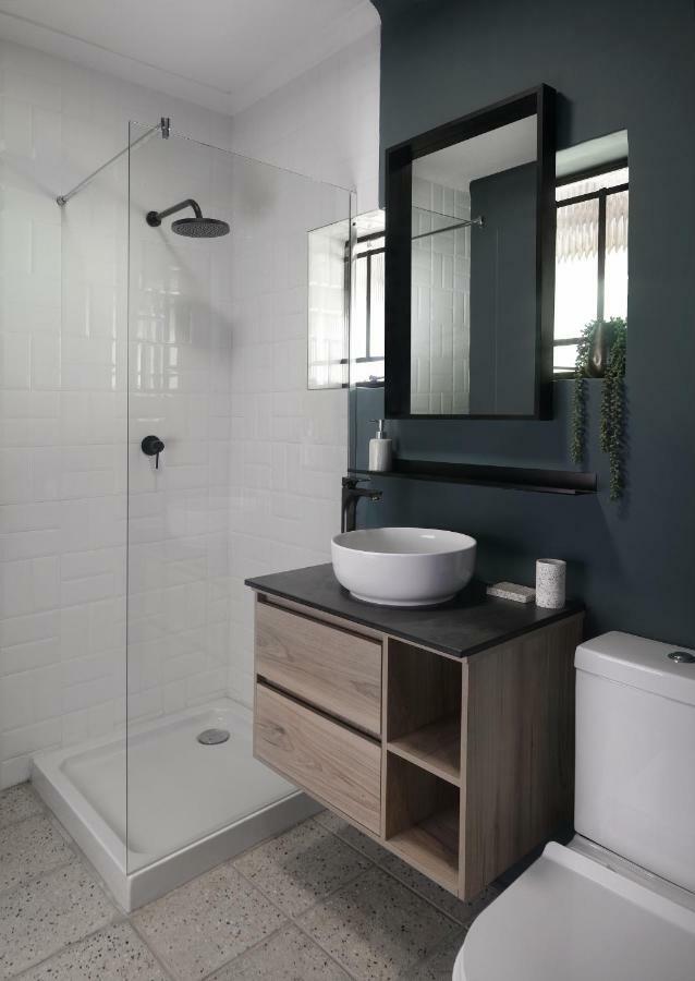 27 Sherwood Gate West Street Sandton * Johannesburg