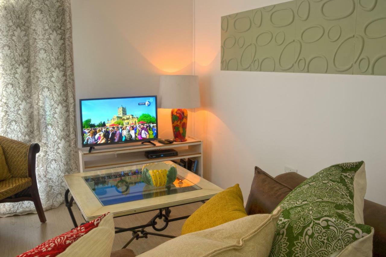 American Style Apartment *